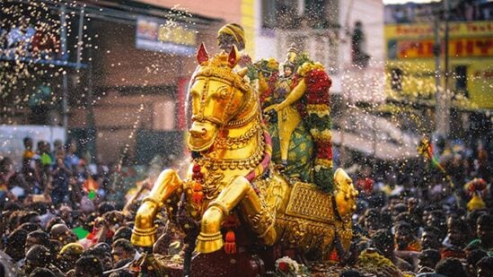 மதுரை சித்திரை திருவிழாவில் குவிந்த குப்பைகள்! எத்தனை டன் தெரியுமா? சுழற்சி முறையில் அகற்றம்! மதுரை சித்திரை திருவிழாவில் குவிந்த குப்பைகள்! எத்தனை டன் தெரியுமா? சுழற்சி முறையில் அகற்றம்!