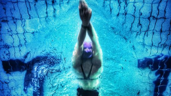 பின்னர் நீங்கள் தவறான கருத்துக்களைக் கொண்டிருக்கத் தொடங்குவீர்கள். உங்கள் உடலில் ஏதேனும் பலவீனம் இருப்பதாக நீங்கள் சந்தேகிக்கலாம்? இது உண்மையானால், அது ஒரு பலவீனம் அல்ல என்பதை அறிந்து கொள்ளுங்கள். அதற்கு வேறு காரணங்களும் உண்டு. நீச்சலடித்த பிறகு சோர்வு மற்றும் தூக்கம் பொதுவானது என்பது உங்களுக்குத் தெரியுமா? பின்னர் நீங்கள் தவறான கருத்துக்களைக் கொண்டிருக்கத் தொடங்குவீர்கள். உங்கள் உடலில் ஏதேனும் பலவீனம் இருப்பதாக நீங்கள் சந்தேகிக்கலாம்? இது உண்மையானால், அது ஒரு பலவீனம் அல்ல என்பதை அறிந்து கொள்ளுங்கள். அதற்கு வேறு காரணங்களும் உண்டு. நீச்சலடித்த பிறகு சோர்வு மற்றும் தூக்கம் பொதுவானது என்பது உங்களுக்குத் தெரியுமா?