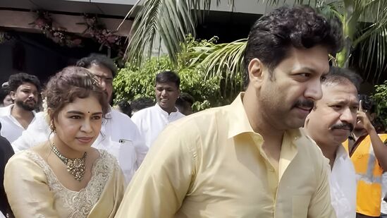'கெனிஷா உண்மை ஒரு நாள் வெளிவரும்.. தலை நிமிர்ந்து நில்'.. பாடகி கெனிஷாவிற்கு ஆறுதல் சொன்ன தோழி