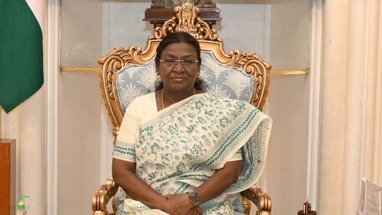 மசோதாக்கள் மீது முடிவெடுக்க சுப்ரீம் கோர்ட் காலக்கெடு நிர்ணயித்த விவகாரம்.. குடியரசுத் தலைவர் எழுப்பிய கேள்விகள்