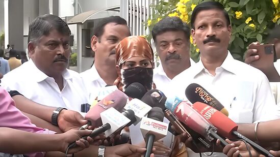 ’கண்ட இடத்தில் கடித்து வைத்த தெய்வச்செயல்! உடலையும் நாசம் செய்தார்!’ திமுக நிர்வாகி மீது மாணவி பகீர் புகார்