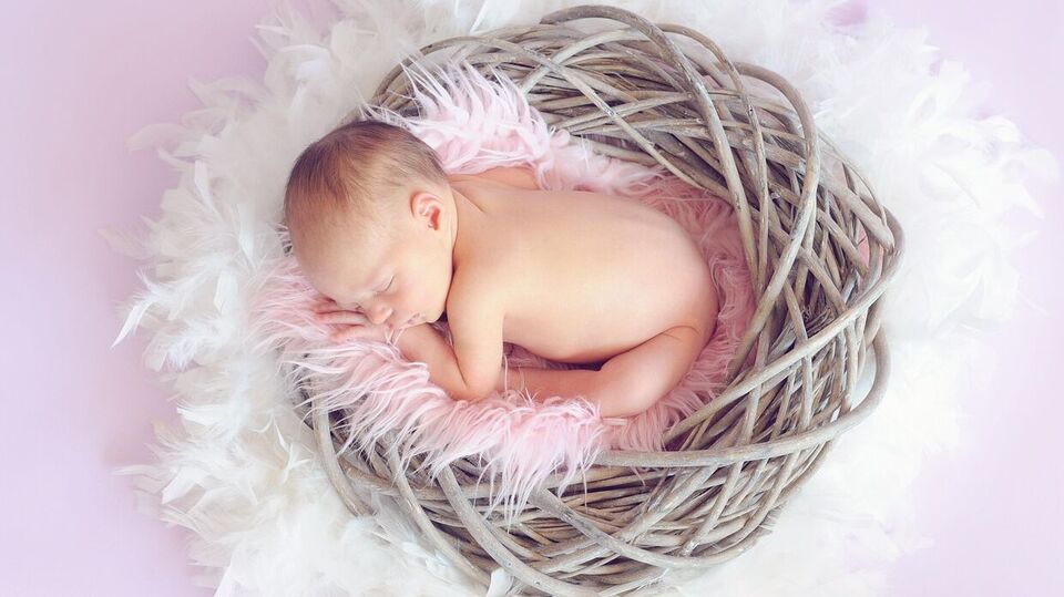 குழந்தைகளின் பெயர்கள் : காலை பனித்துளி என்ற அர்த்தம் கொண்ட குழந்தைகளின் பெயர்களைப் பார்க்கலாமா?