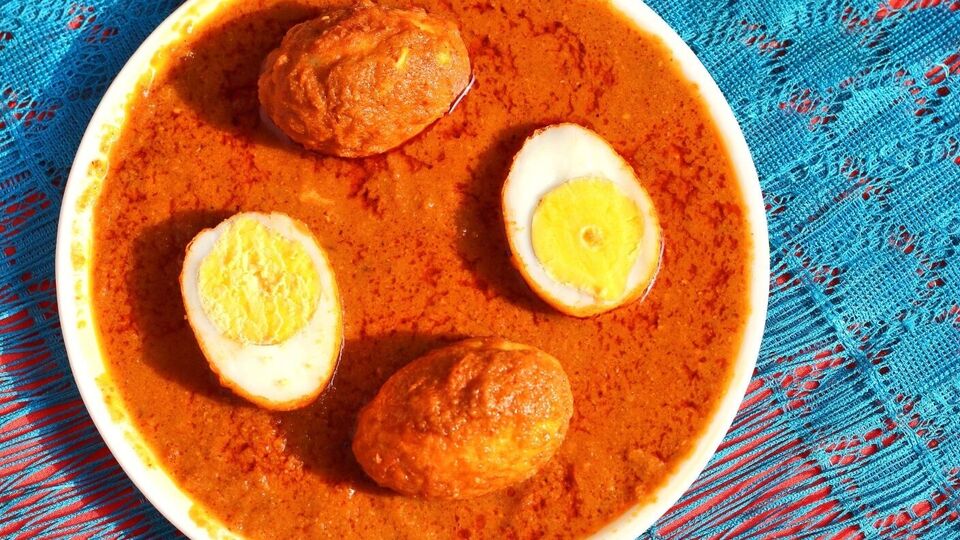 முட்டை கிரேவி செய்முறை: முட்டை வெச்சு இப்படி ஒரு முறை கிரேவி செய்யுங்க.. இட்லி, தோசைக்கு செம சூப்பரா இருக்கும்..!