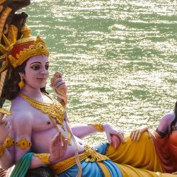 <p>ஏகாதசி அன்று விரதம் இருந்து விஷ்ணுவை தியானித்தால் பாவங்கள் நீங்கும் என்பது ஐதீகம். மகாவிஷ்ணுவின் அருளைப் பெற நாம் பல்வேறு பரிகாரங்களைப் பின்பற்றுகிறோம். விஷ்ணு பகவான் சில ராசிகளை மிகவும் விரும்புகிறார். இந்த ராசிக்காரர்களுக்கு எப்போதும் விஷ்ணுவின் ஆசீர்வாதம் உண்டு. </p>