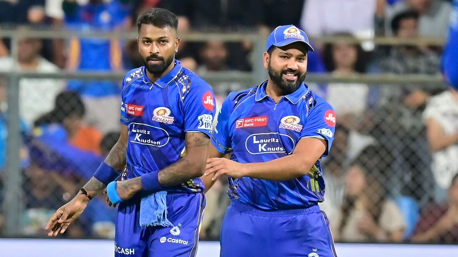 ஐபிஎல் சாம்பியன்ஷிப்: லீக் சுற்று முடிவில் முதல் இரண்டு இடம்.. முன்னேற முடியுமா மும்பை இந்தியன்ஸ்?