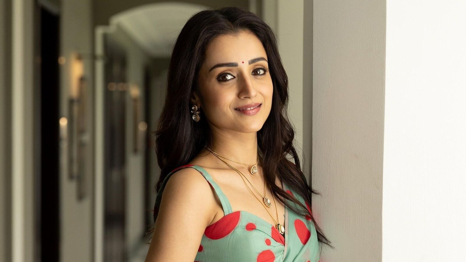 கமல்ஹாசன் என் குரு.. நான் மணிரத்னத்துடன் வளர்ந்தது போல உணர்கிறேன்- தக் லைஃப் பட புரொமோஷனில் த்ரிஷா