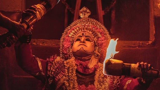 ரிஷப் ஷெட்டி இயக்கி நடித்த 'காந்தாரா' திரைப்படம் செப்டம்பர் 30, 2022 அன்று வெளியானது. இப்படம் மிகப்பெரிய வெற்றியைப் பெற்றது. கன்னட மொழி திரைப்படமான காந்தாரா இந்தியா முழுவதும் உள்ள ரசிகர்களை கவரந்தது., இதனையடுத்து இப்படம் பல மொழிகளில் டப்பிங் செய்யப்பட்டது வெளியானது. 