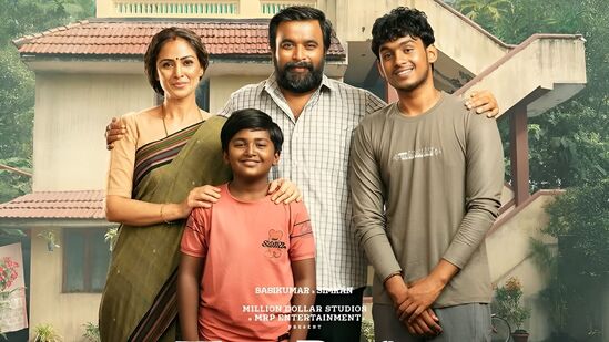 சொம்புகள் உளறுது.. டூரிஸ்ட் ஃபேமிலி பிளாக்பஸ்டரில் பஞ்சாயத்தை கிளப்பிய ப்ளு சட்டை மாறன்.. சொம்புகள் உளறுது.. டூரிஸ்ட் ஃபேமிலி பிளாக்பஸ்டரில் பஞ்சாயத்தை கிளப்பிய ப்ளு சட்டை மாறன்..