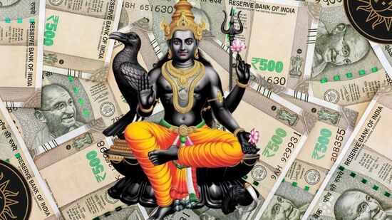 நவக்கிரகங்களில் சனிபகவானின் பெயரை கேட்டாலே பலருக்கு பீதியுடன் காம்போ ஆஃபராக பதற்றமும் வந்து ஒட்டிக்கொள்ளும். குரு பெயர்ச்சியின் போது குஷியாக இருப்பவர்கள், சனிபகவான் பெயர்ச்சியின்போது மனஉளைச்சலில் திரிவார்கள். சிலர் கவலையின் உச்சத்திற்கே சென்று "என்ன நடக்குமோ... ஏது நடக்குமோ..." என்று தவியாய் தவிப்பார்கள். சனிபகவானின் தசா நடப்பவர்களின் நிலைமையோ இதைவிட மோசம். இப்படியெல்லாம் விரக்தியில் புலம்பும் அளவிற்கு சனிபகவான் அவ்வளவு மோசமானவரோ, கொடூரமானவரோ அல்ல. இதற்கெல்லாம் சனிபகவான் பற்றி சிலர் ஏற்படுத்தி வைத்துள்ள மாயபிம்பம்தான் காரணம். 