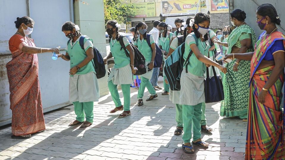 பள்ளிகளுக்கு விடுமுறை நீட்டிப்பு இல்லை.. பள்ளி கல்வித்துறை வெளியிட்ட வழிகாட்டு நெறிமுறைகள் என்னென்ன?