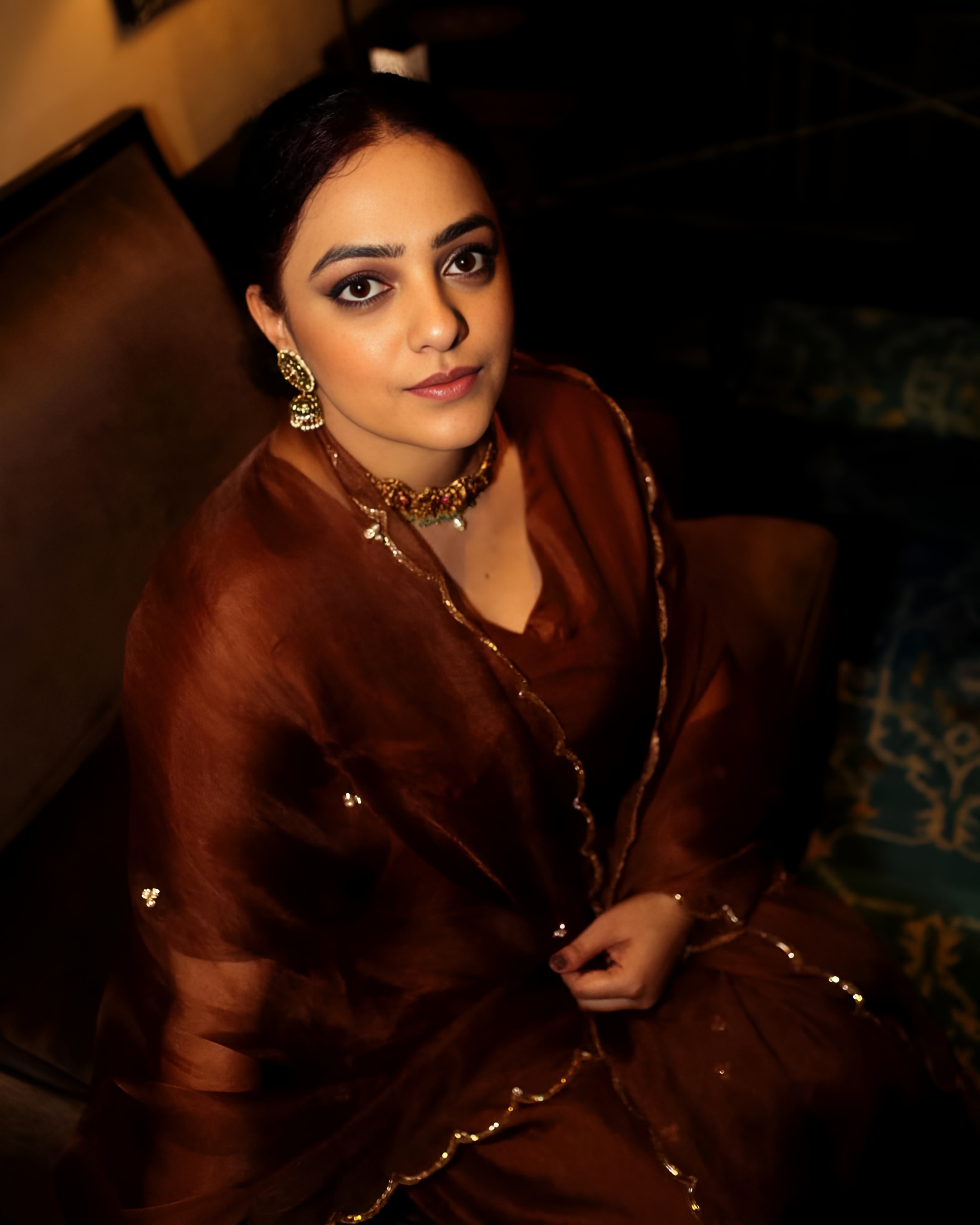 பின்னர் அவர் மேடையில் நடிகரை கட்டிப்பிடித்து கைகுலுக்கிய நிலையில், இந்த வீடியோவைப் பகிர்ந்து நெட்டிசன்கள் நித்யா மேனனை விமர்சித்ததால் இந்த விளக்கத்தை அளித்தார். 
