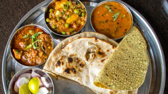கடைகளில் செய்யப்படுவது போல சாஃப்ட் ஆக சப்பாத்தி செய்ய வேண்டுமா? இங்க இருக்கு அருமையான டிப்ஸ்கள்! கடைகளில் செய்யப்படுவது போல சாஃப்ட் ஆக சப்பாத்தி செய்ய வேண்டுமா? இங்க இருக்கு அருமையான டிப்ஸ்கள்!