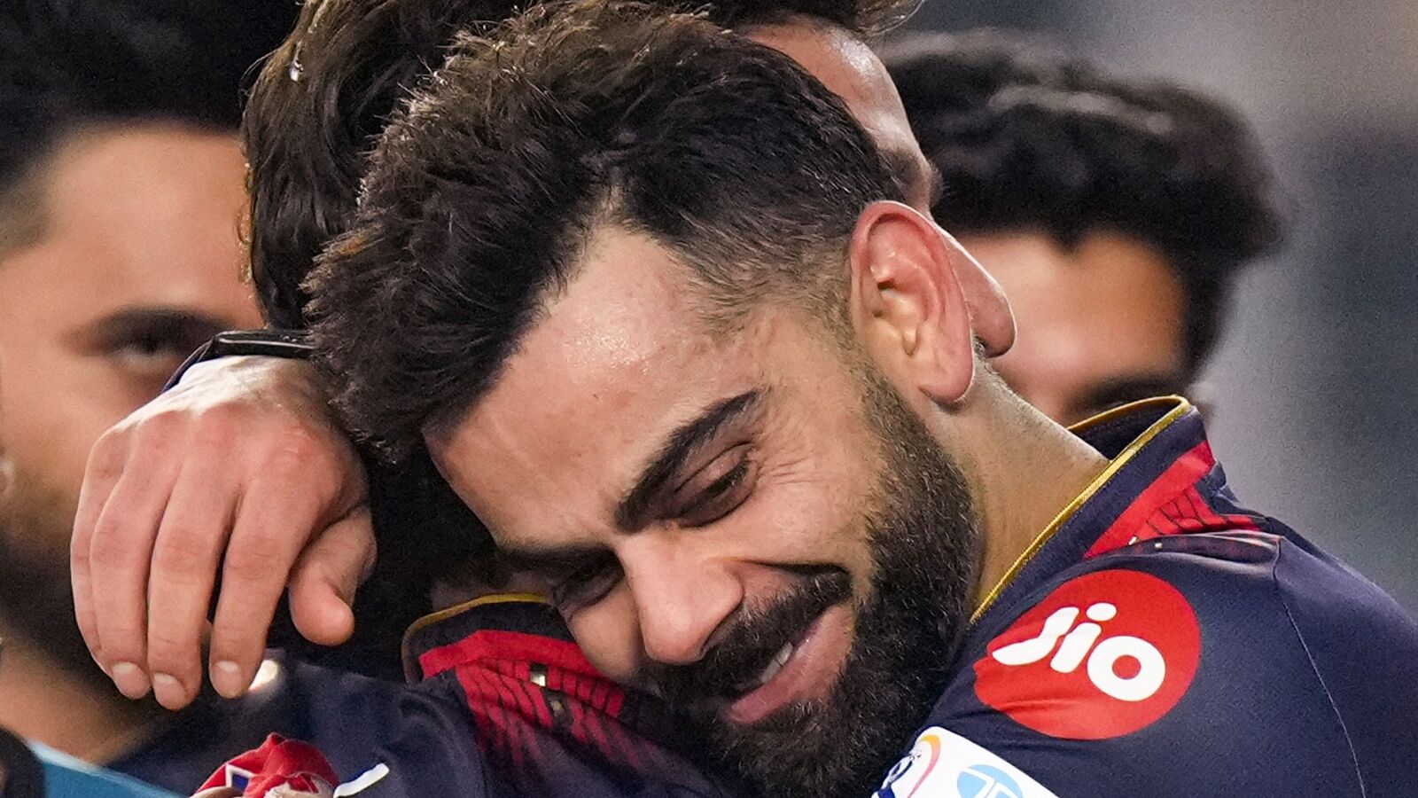 "என் இளமை, வலிமை, அனுபவத்தை ஆர்சிபிக்காக கொடுத்துள்ளேன்.." ஐபிஎல் கோப்பை வெற்றிக்கு பின் கோலி எமோஷனல்