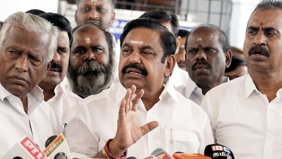 ‘திமுக காரனின் முதல் ஆயுதமே ஆபாசம்.. திமுக உண்மையிலே பெண்களுக்கான கட்சியா?’ அவருவருக்கதக்க பேச்சால் ஆவேசமான அதிமுக ‘திமுக காரனின் முதல் ஆயுதமே ஆபாசம்.. திமுக உண்மையிலே பெண்களுக்கான கட்சியா?’ அவருவருக்கதக்க பேச்சால் ஆவேசமான அதிமுக