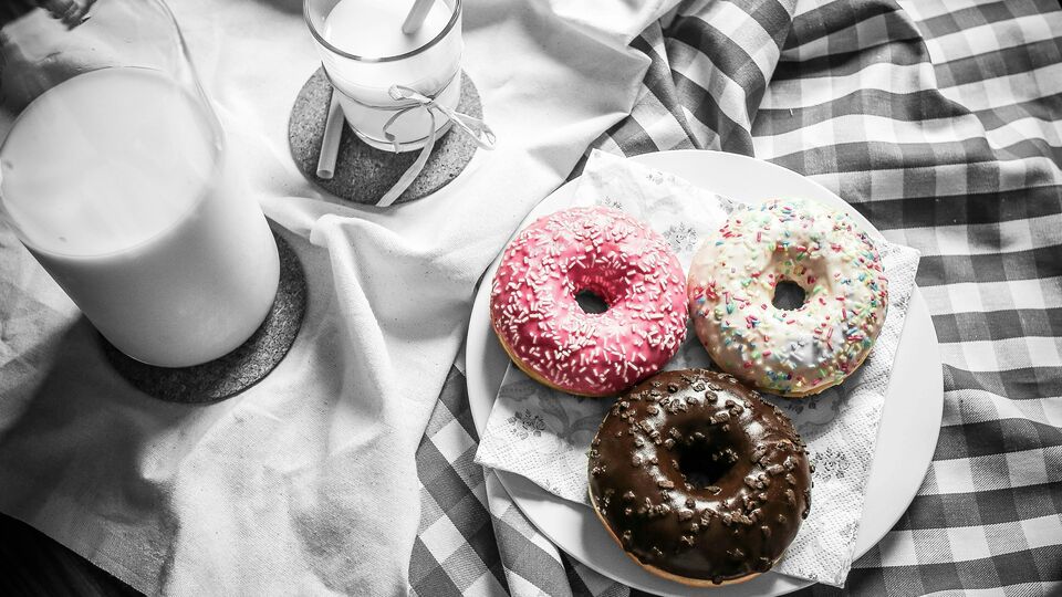 காலை உணவில் தப்பு தவறி கூட இந்த உணவுகளை சேர்க்காதீங்க.. அட எவ்வளவு ஆபத்து பாருங்க!