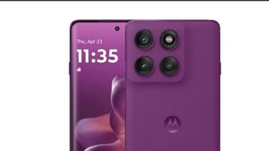 மோட்டோரோலா எட்ஜ் 60 ப்ரோ- இந்த ஸ்மார்ட்போனின் விலை ரூ. 29,999. இது 6.7-இன்ச் POLE டிஸ்ப்ளேவைக் கொண்டுள்ளது. இது MediaTek Dimensity 8350 Extreme இல் இயங்குகிறது. இது 6000mAh பேட்டரியைக் கொண்டுள்ளது. இது 50MP+50MP+10MP பின்புறம் மற்றும் 50MP முன் கேமராவைக் கொண்டுள்ளது.