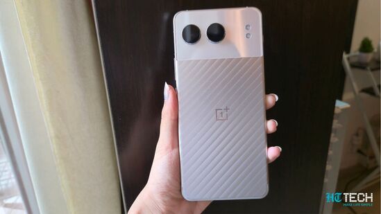 OnePlus Nord 4 - இது Qualcomm Snapdragon 7 Plus Gen 3 செயலியைக் கொண்டுள்ளது. இது 6.74-இன்ச் AMOLED டிஸ்ப்ளேவைக் கொண்டுள்ளது. 5,500 mAh பேட்டரியில் இயங்கும் இந்த ஸ்மார்ட்போனில் 50MP + 8MP பின்புறம் மற்றும் 16MP முன் கேமரா உள்ளது. இதன் விலை ரூ. 29,500.