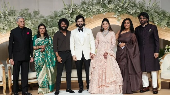 நேச்சுரல் ஸ்டார் என அழைக்கப்படும் நடிகர் நானி தனது மனைவியுடன் இந்த நிகழ்ச்சியில் கலந்து கொண்டார். நானி தற்போது தனது சமீபத்திய வெற்றிப் படமான 3 படத்தின் வெற்றியை பெற்றிருந்தார். நானியும் நாகார்ஜுனாவும் தேவதாஸ் படத்தில் இணைந்து பணியாற்றியுள்ளனர்.
