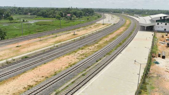 ஜூலை 1, 2025 முதல், தட்கல் டிக்கெட் முன்பதிவுக்கு ஆதார் அடிப்படையிலான OTP சரிபார்ப்பு கட்டாயமாகும். ஆன்லைன் முன்பதிவு, முன்பதிவு கவுண்டர்கள் மற்றும் முகவர்கள் மூலம் செய்யப்படும் முன்பதிவுகளுக்கு இந்த விதி பொருந்தும். இந்த புதிய விதிகளைப் பற்றி இங்கே காணலாம் 