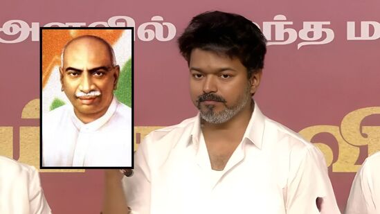 என்னை இளைய காமராஜர் என அழைக்க வேண்டாம்' தவெக தலைவர் விஜய் வேண்டுகோள்!