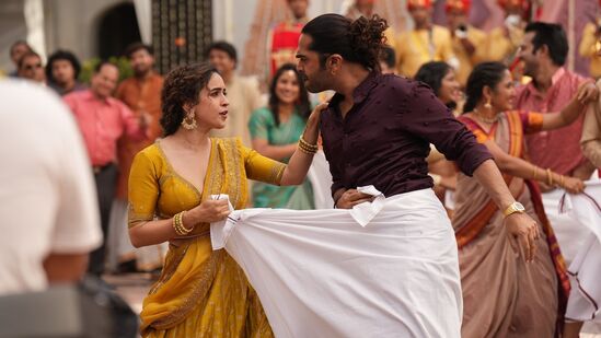 தக் லைஃப் பாக்ஸ் ஆபிஸ் வசூல்: 9 நாட்கள் ஆகியும் 50 கோடியை எட்டாத தக் லைஃப்.. இந்தியன் 2க்கே டஃப்! தக் லைஃப் பாக்ஸ் ஆபிஸ் வசூல்: 9 நாட்கள் ஆகியும் 50 கோடியை எட்டாத தக் லைஃப்.. இந்தியன் 2க்கே டஃப்!