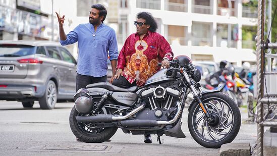 ரிலீஸ் ஆகி ஒரு மாதத்திற்குள்ளாகவே ஓடிடிக்கு வந்த விஜய் சேதுபதி படம்.. இவருக்கா இந்த நிலை!