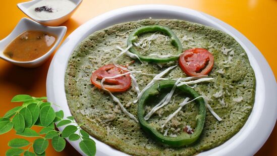 உடலுக்கு எதிர்ப்பு சக்தி வேண்டுமா? அப்போ இந்த முருங்கைக் கீரை அடை சாப்பிடுங்கள்! இதோ எளிமையான ரெசிபி! உடலுக்கு எதிர்ப்பு சக்தி வேண்டுமா? அப்போ இந்த முருங்கைக் கீரை அடை சாப்பிடுங்கள்! இதோ எளிமையான ரெசிபி!