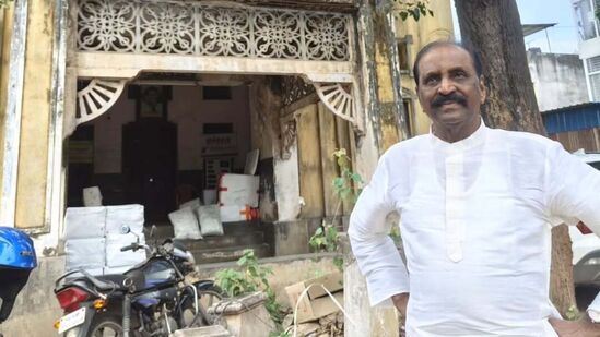 ‘ பழி என்மீதே வருகிறது என்ன செய்ய?'.. பாடல் வரிகளை மாற்ற மறுப்பு குற்றச்சாட்டிற்கு வைரமுத்து விளக்கம்! ‘ பழி என்மீதே வருகிறது என்ன செய்ய?'.. பாடல் வரிகளை மாற்ற மறுப்பு குற்றச்சாட்டிற்கு வைரமுத்து விளக்கம்!