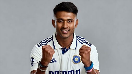 8 ஆண்டுகளுக்கு பிறகு கருண் நாயர் கம்பேக்.. கங்குலி, டிராவிட், கோலி லிஸ்டில் இணைந்த சாய் சுதர்சன் 8 ஆண்டுகளுக்கு பிறகு கருண் நாயர் கம்பேக்.. கங்குலி, டிராவிட், கோலி லிஸ்டில் இணைந்த சாய் சுதர்சன்