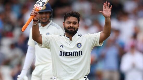 இங்கிலாந்தில் அதிக சதங்கள் அடித்த இங்கிலாந்து அல்லாத விக்கெட் கீப்பர் பேட்ஸ்மேன் - இரண்டாவது இன்னிங்ஸில் ரிஷப் பந்தின் சதம் இங்கிலாந்தில் ஒட்டுமொத்தமாக அவரது நான்காவது டெஸ்ட் சதமாகும். இங்கிலாந்தில் சுற்றுப்பயணம் மேற்கொண்ட ஒரு அணியின் விக்கெட் கீப்பர் பேட்ஸ்மேன் எடுத்த டெஸ்ட் சதம் இதுவாகும்.
