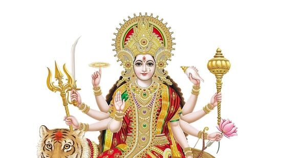 இந்த வருடம், 2025, குப்த நவராத்திரி ஜூன் 26, வியாழக்கிழமை தொடங்கி, ஆஷாட மாதத்தில் ஜூலை 4, வெள்ளிக்கிழமை முடிவடையும். நவராத்திரி 9 நாட்கள் கொண்டாடப்படுகிறது, அங்கு துர்கா தேவியின் பத்து மகாவித்யாக்கள் வழிபடப்படுகின்றன.