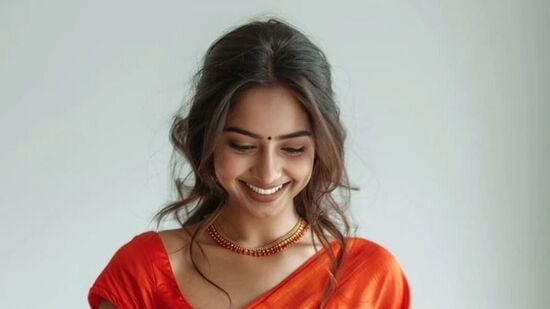 ஜியோவின் ரூ.3999 திட்டம் - இந்த திட்டத்தின் செல்லுபடியாகும் காலம் 365 நாட்கள். இதில், நிறுவனம் இணைய பயன்பாட்டிற்காக தினமும் 2.5 ஜிபி டேட்டாவை வழங்குகிறது. இதில், நீங்கள் வரம்பற்ற அழைப்பு மற்றும் தினமும் 100 இலவச எஸ்எம்எஸ் பெறுவீர்கள்.