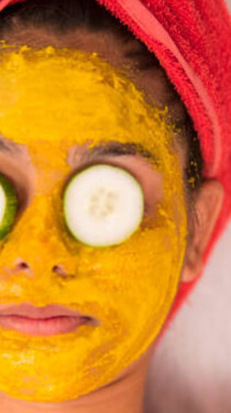 மஞ்சள் பயன்படுத்துவதால் சருமத்திற்கு கிடைக்கும் 6 நன்மைகள் இதோ!