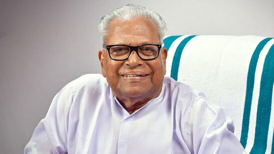 VS Achuthanandan: வி.எஸ்.அச்சுதானந்தன் நினைவாக 3 நாள் அரசு துக்கம்.. கேரளாவில் இன்று பொது விடுமுறை VS Achuthanandan: வி.எஸ்.அச்சுதானந்தன் நினைவாக 3 நாள் அரசு துக்கம்.. கேரளாவில் இன்று பொது விடுமுறை