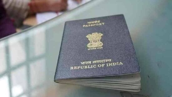 இந்திய பாஸ்போர்ட் வைத்திருப்பவர்களுக்கு விசா தேவையில்லாத நாடுகள் விவரங்கள் இதோ. 1, அங்கோலா2. பார்படோஸ்3. பூட்டான்4. பிரிட்டிஷ் விர்ஜின் தீவுகள்5. குக் தீவுகள்6. டொமினிகா7. பிஜி8. கிரெனடா9. ஹைட்டி10. ஈரான்11. ஜமைக்கா12. கஜகஸ்தான். மேலும் பட்டியலில், 13. கென்யா14. கிரிபட்டி15. மக்காவ்16. மடகாஸ்கர்17. மலேசியா18. மொரீஷியஸ்19. மைக்ரோனேஷியா20. மொன்செராட்21. நேபாளம்22. புதிய23. பிலிப்பைன்ஸ்24. ருவாண்டா.