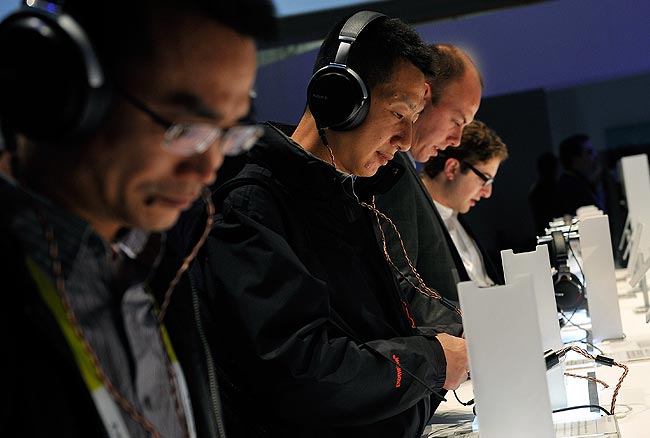 Drones, flashy TVs among stars in Las Vegas tech show Drones, flashy TVs among stars in Las Vegas tech show