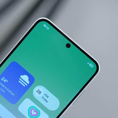 Samsung Galaxy A56 5G dari samping
