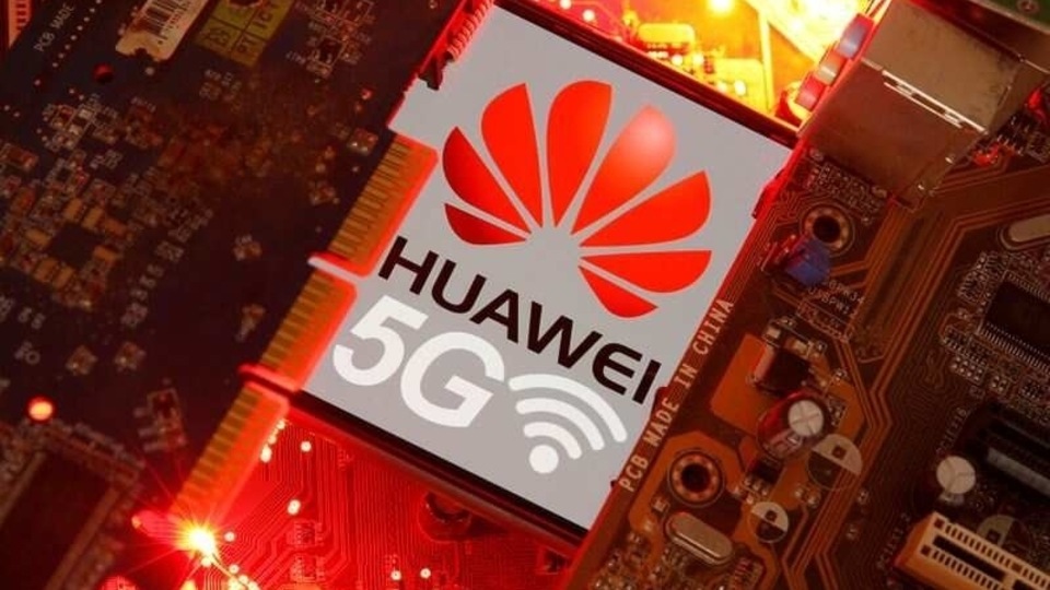A new rule, unveiled by the Commerce Department, expands US authority to require licenses for sales to Huawei of semiconductors made abroad with US technology