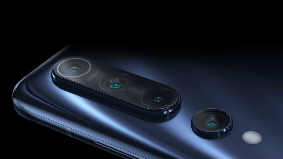 Xiaomi Mi 10 comes in two storage variants, and in two colour options of ‘Twilight Grey’ and ‘Coral Green’ Xiaomi Mi 10 comes in two storage variants, and in two colour options of ‘Twilight Grey’ and ‘Coral Green’