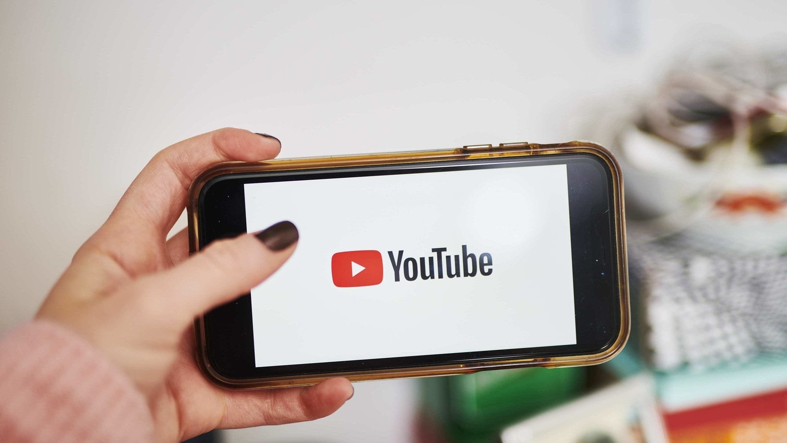 How To Set Bedtime Reminders In YouTube App | How-to