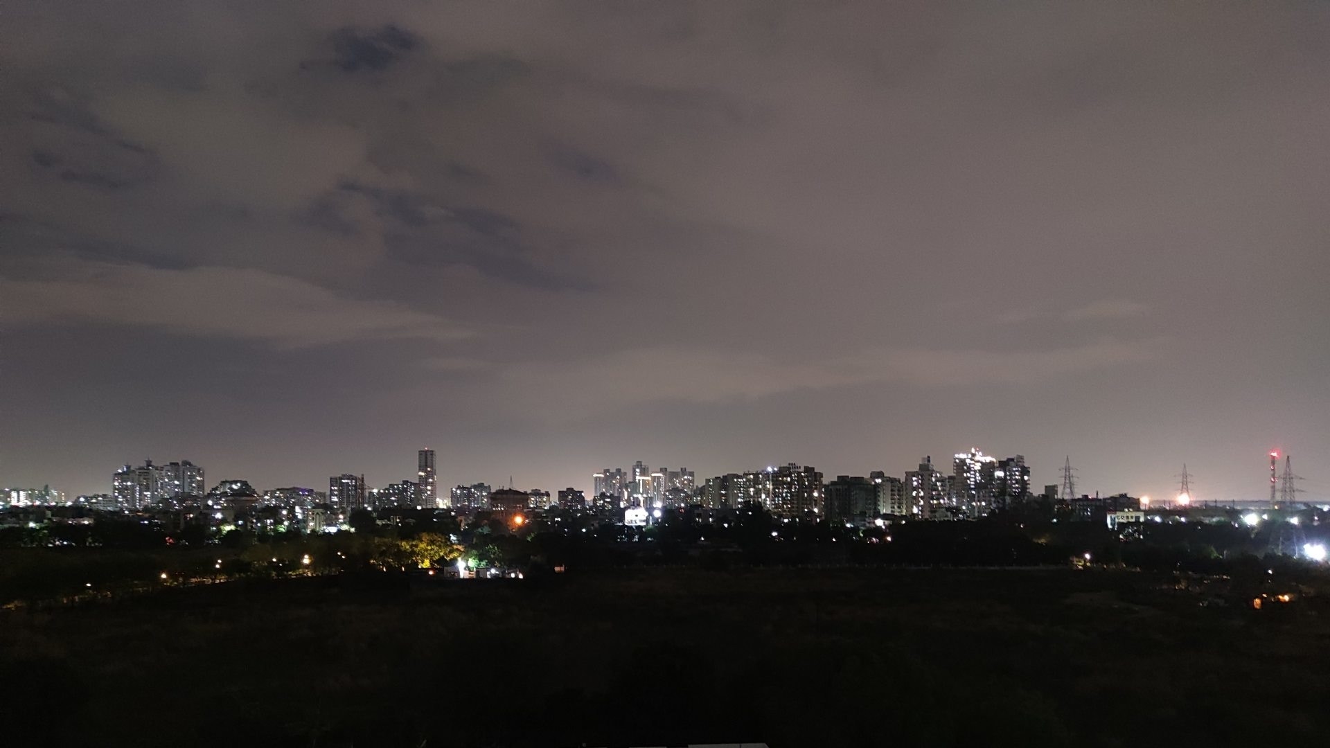 Mi 10’s low light performance, though not fully tested, doesn’t look up to the mark. The sharpness seen in the daylight shots is completely missing in this image. This is not our final verdict. Stay tuned for our detailed review. Mi 10’s low light performance, though not fully tested, doesn’t look up to the mark. The sharpness seen in the daylight shots is completely missing in this image. This is not our final verdict. Stay tuned for our detailed review.