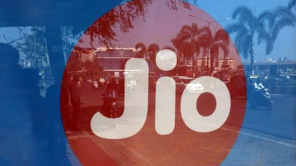 Reliance Jio users will get discount coupons for each recharge above  <span class='webrupee'>₹</span>249.