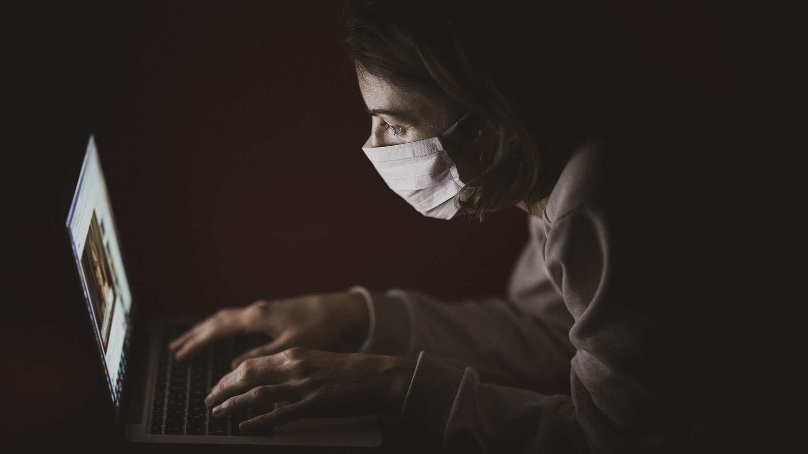 Hackers and hucksters back 'Anonymous' amid protests (HT Tech)
