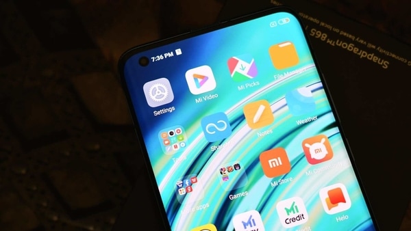 iphone users report a green tint on
