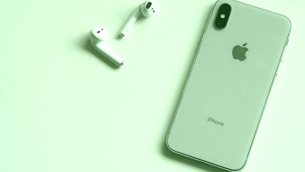 Iphone Users Report A Green Tint On Display Unclear What S Causing It