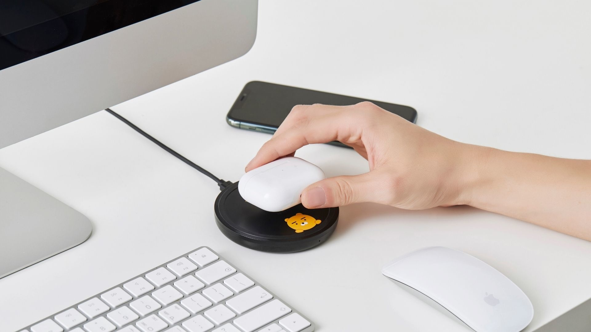 Belkin Kakao Friends edition wireless charging pad. Belkin Kakao Friends edition wireless charging pad.
