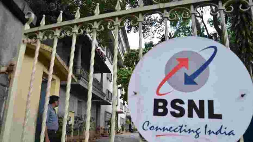 BSNL's ‘5 pe 6’ offer offers 6 minutes cashback to landline and broadband users on calls that last for five minutes or more.