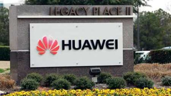 Huawei has received approval to break ground on a 1 billion pound research and development site near Cambridge.