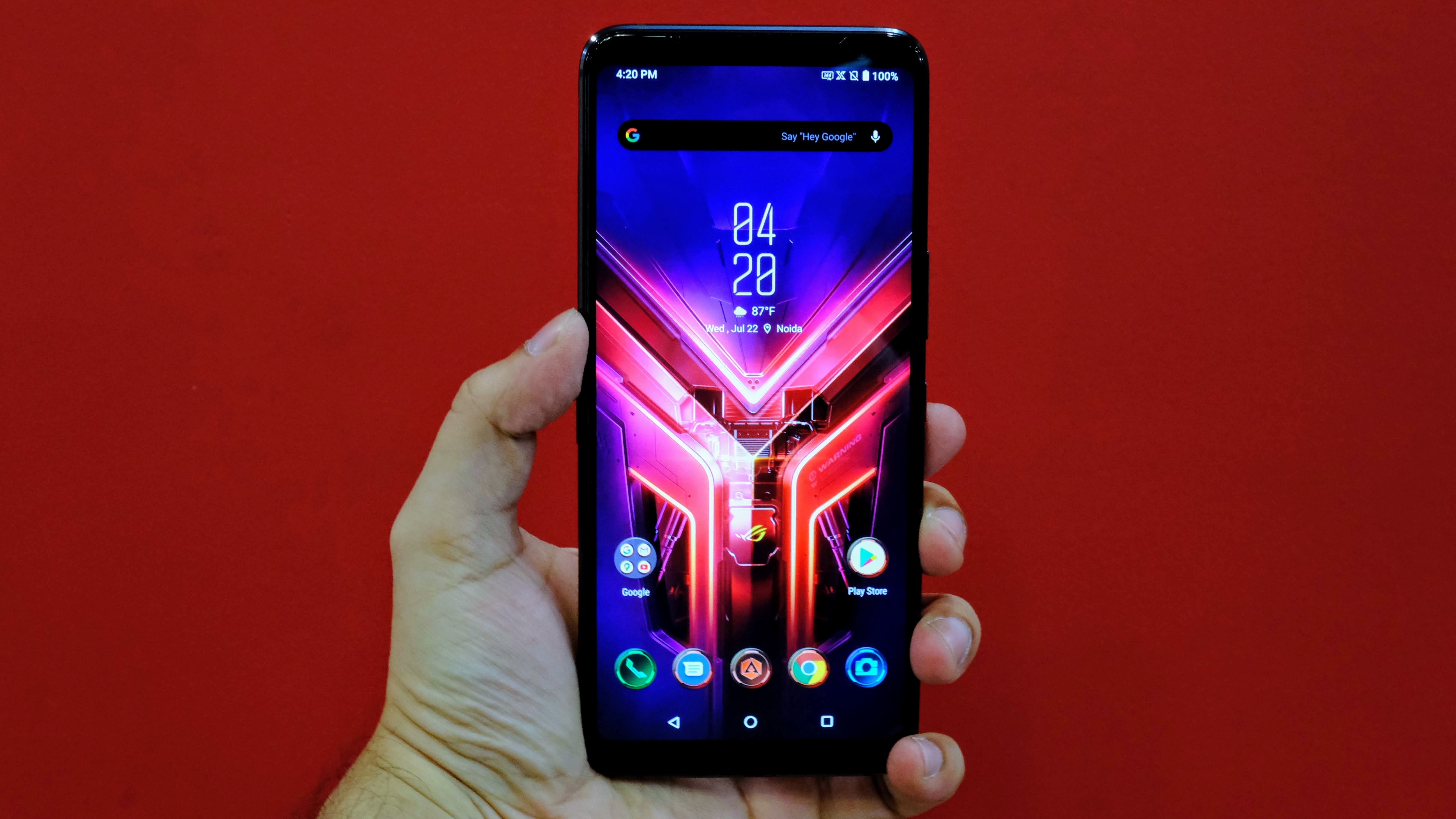 There's a 6.5-inch FHD+ 144Hz AMOLED refresh rate screen with dual front-firing speakers. There's a 6.5-inch FHD+ 144Hz AMOLED refresh rate screen with dual front-firing speakers.