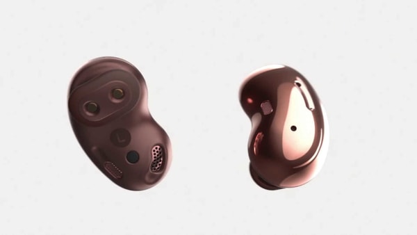 The Galaxy Buds Live in the Mystic Bronze. 